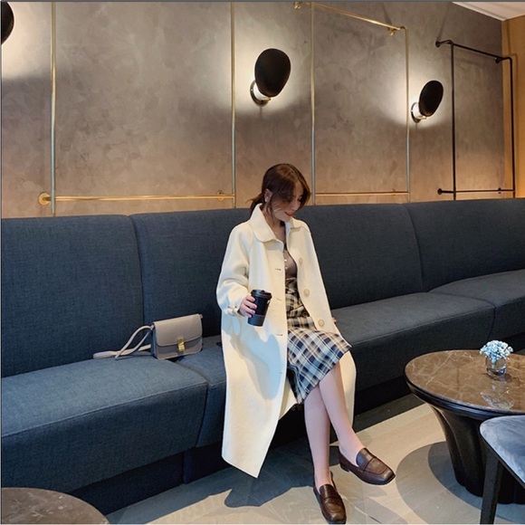 White wool coat bought from Korea NWOT - Picture 3 of 4